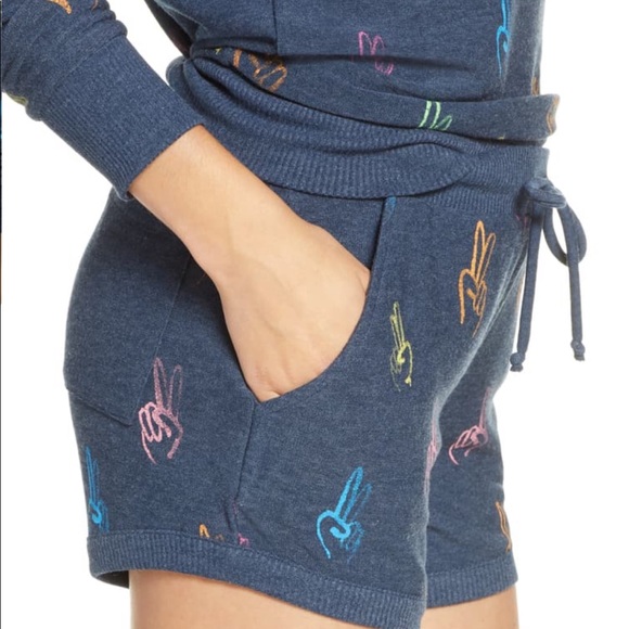 Chaser peace sign shorts - Picture 4 of 5